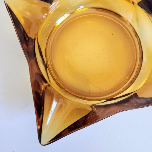 Vintage mid century yellow amber glass ashtray. - Picture 2 of 4